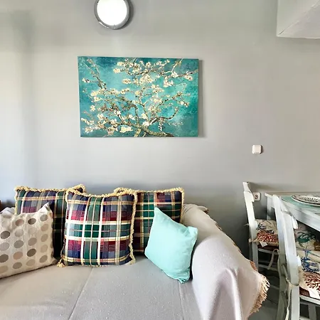 Seaside Clio نيكيتي